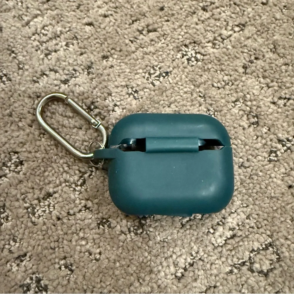 AirPods Silicone Case with Carabiner